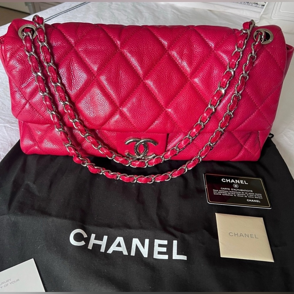 Chanel Jumbo Authentic used but in good condition.